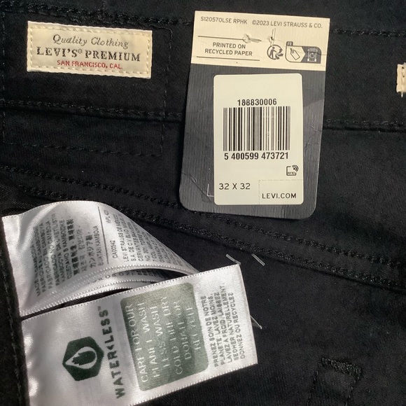 Levi's 724 High-Rise Slim Straight Black Jeans Size 32X32 NWT - Picture 6 of 9
